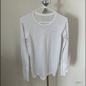 EUC LULULEMON RUN SWIFTLY WOMEN'S LONG SLEEVE SHIRT--WHITE--SIZE 8